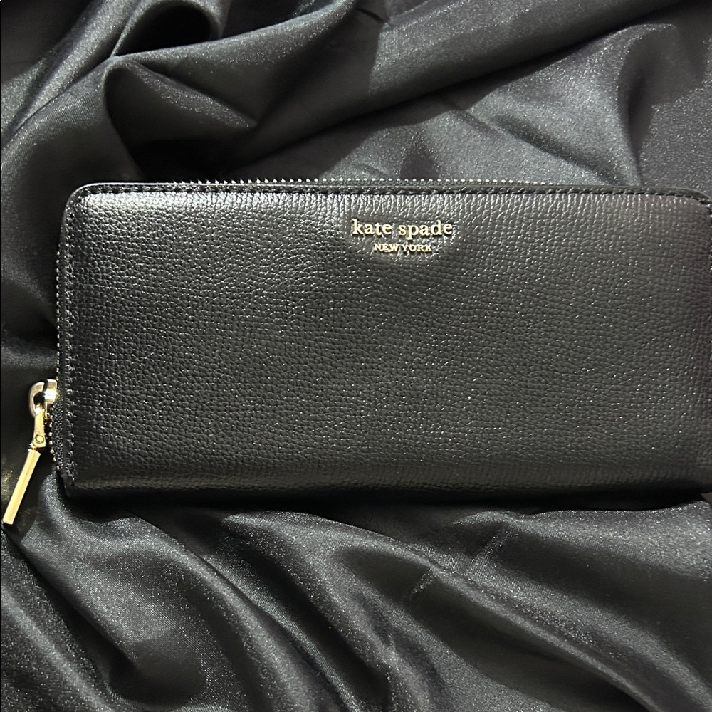 Kate Spade Black Zip-Around Wallet EUC